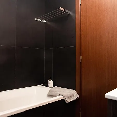 Modern 2bed Rooftop Pool & Gym, Marina &meia Apartment Lagos