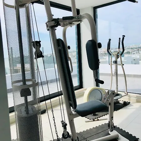 Modern 2bed Rooftop Pool & Gym, Marina &meia Appartement
